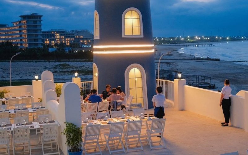 Seafood lunch Nhon Hai fishing village tour