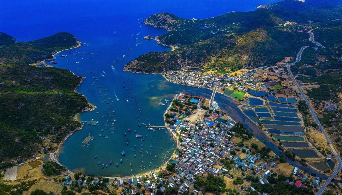 Vinh Hy floating fishing village Ninh Thuan Vietnam