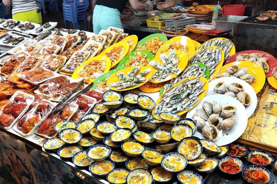 Street food and fresh seafood stalls